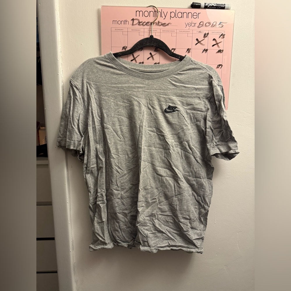 Nike Men's Heather Gray Short Sleeve Tee